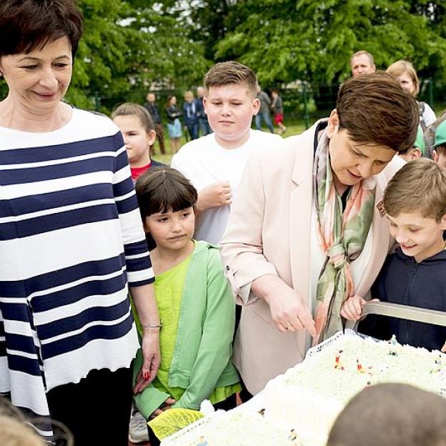 [VIDEO] Premier Beata Szydło: Rząd realizuje inwestycje służące lokalnym społecznościom